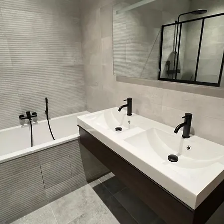 Chez Max - Terrasse - Climatisation - Parking Gratuit Apartment