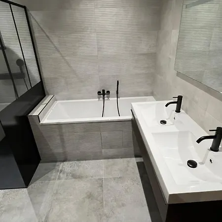 Chez Max - Terrasse - Climatisation - Parking Gratuit *