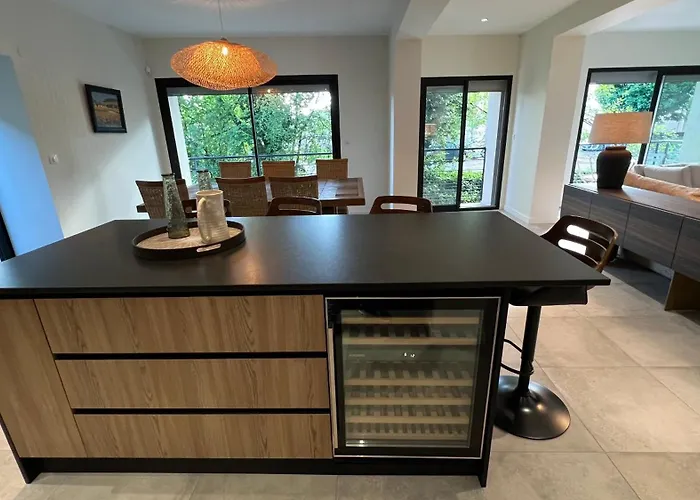 Chez Max - Terrasse - Climatisation - Parking Gratuit Appartement *