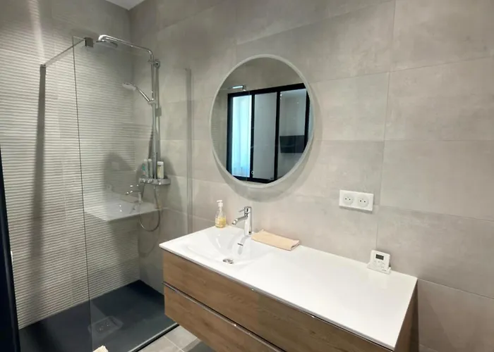 Chez Max - Terrasse - Climatisation - Parking Gratuit Apartment