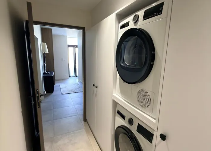 Апартаменти Chez Max - Terrasse - Climatisation - Parking Gratuit *