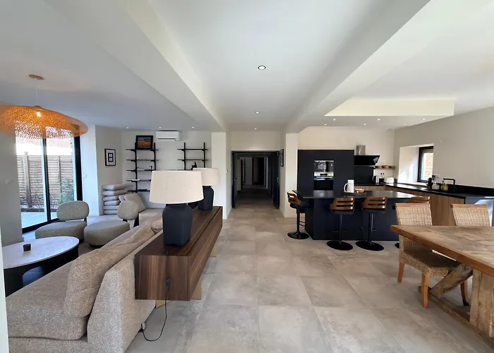 Chez Max - Terrasse - Climatisation - Parking Gratuit * Бон